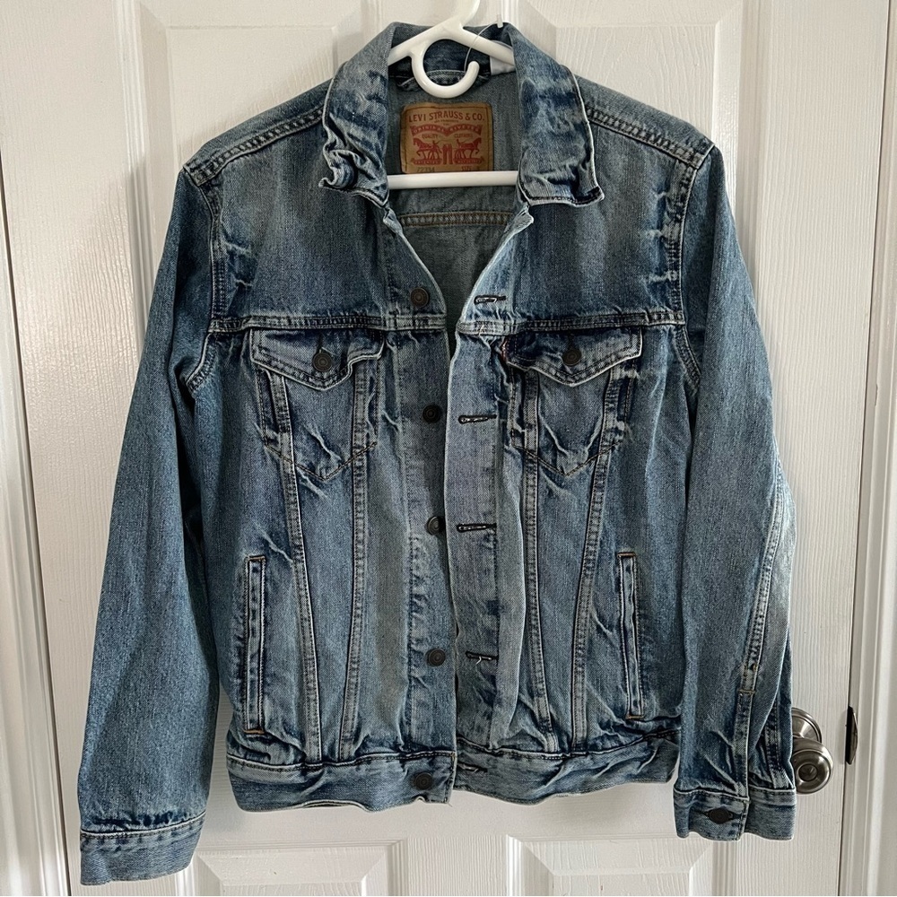 Levi’s Button Down Women’s Jean Jacket Size Small
